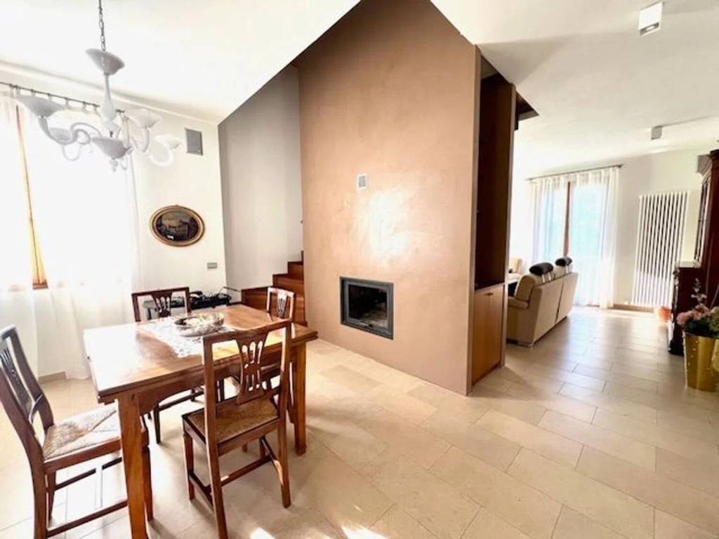casa indipendente in vendita a Toano in zona Cavola