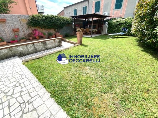 casa indipendente in vendita a Toano in zona Massa