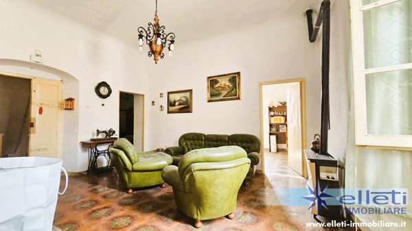 appartamento in vendita a Toano in zona Massa