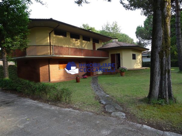 casa indipendente in vendita a Toano in zona Massa