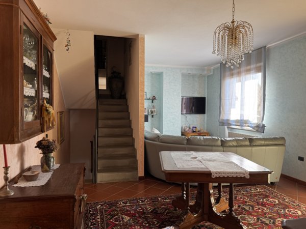 casa indipendente in vendita a Toano in zona Massa