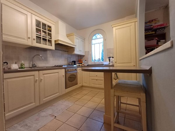 casa semindipendente in vendita a Toano in zona Massa