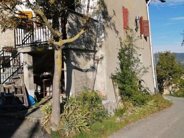 casa indipendente in vendita a Toano in zona Stiano