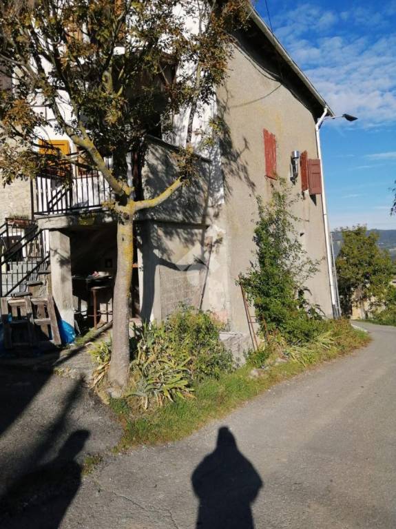 casa indipendente in vendita a Toano in zona Stiano