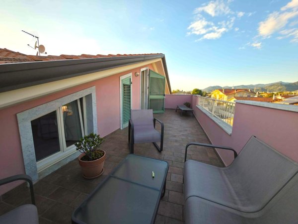 appartamento in vendita a Toano in zona Massa