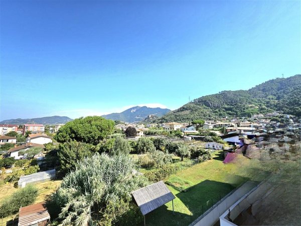 appartamento in vendita a Toano in zona Massa