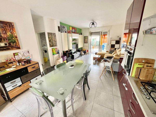 appartamento in vendita a Toano in zona Massa