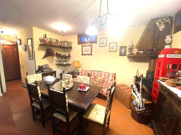 casa indipendente in vendita a Toano in zona Massa