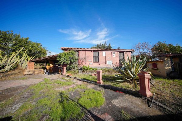 casa indipendente in vendita a Toano in zona Massa