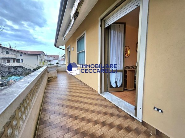 appartamento in vendita a Toano in zona Massa