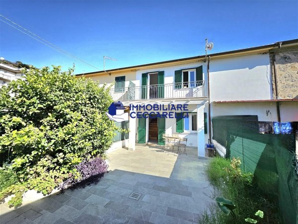 casa indipendente in vendita a Toano in zona Massa