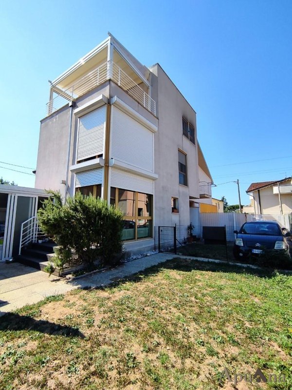 casa indipendente in vendita a Toano in zona Massa