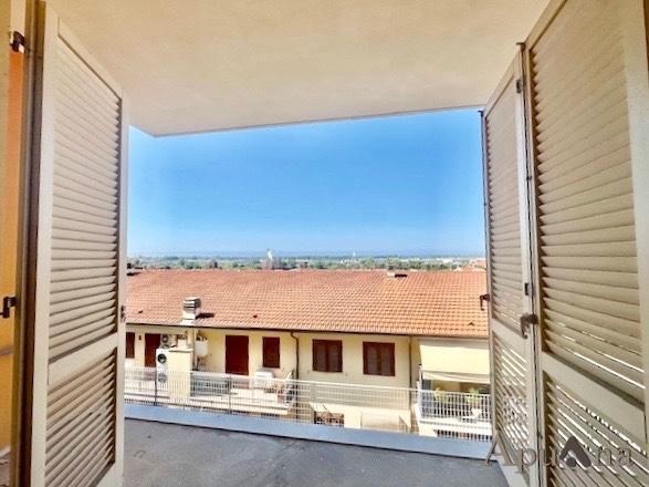 appartamento in vendita a Toano in zona Massa