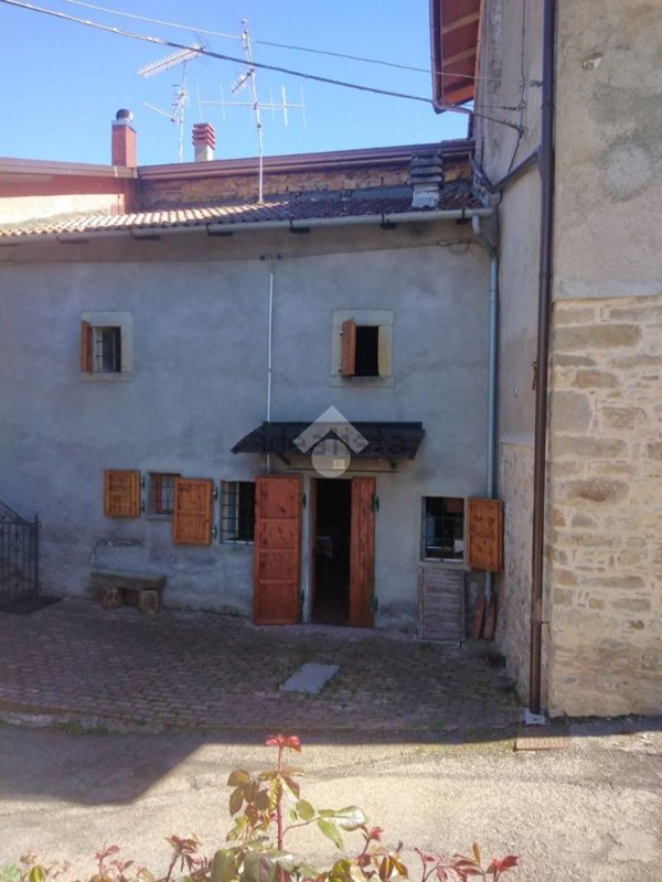 appartamento in vendita a Toano in zona Cavola