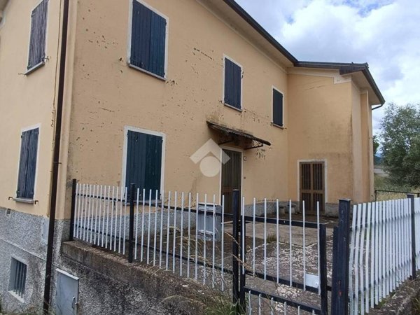 casa indipendente in vendita a Toano in zona Quara