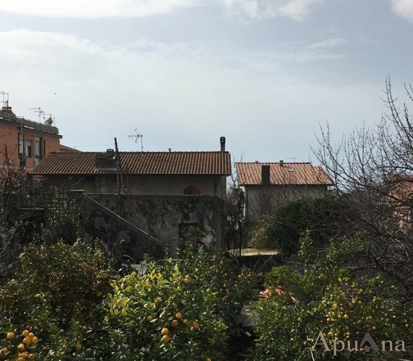 appartamento in vendita a Toano in zona Massa