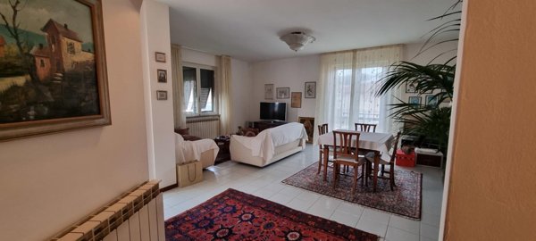 appartamento in vendita a Toano in zona Massa