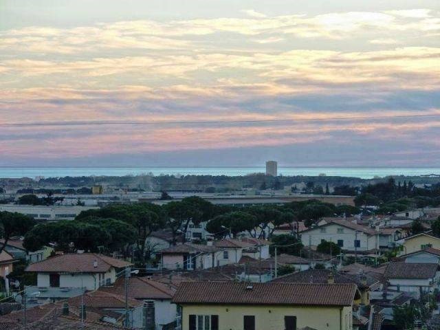 appartamento in vendita a Toano in zona Massa