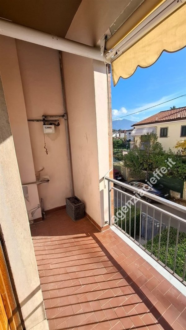 appartamento in vendita a Toano in zona Massa