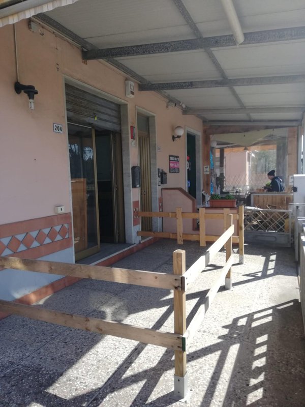 locale commerciale in vendita a Toano in zona Massa