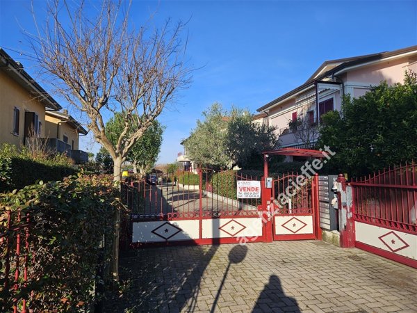 appartamento in vendita a Toano in zona Massa