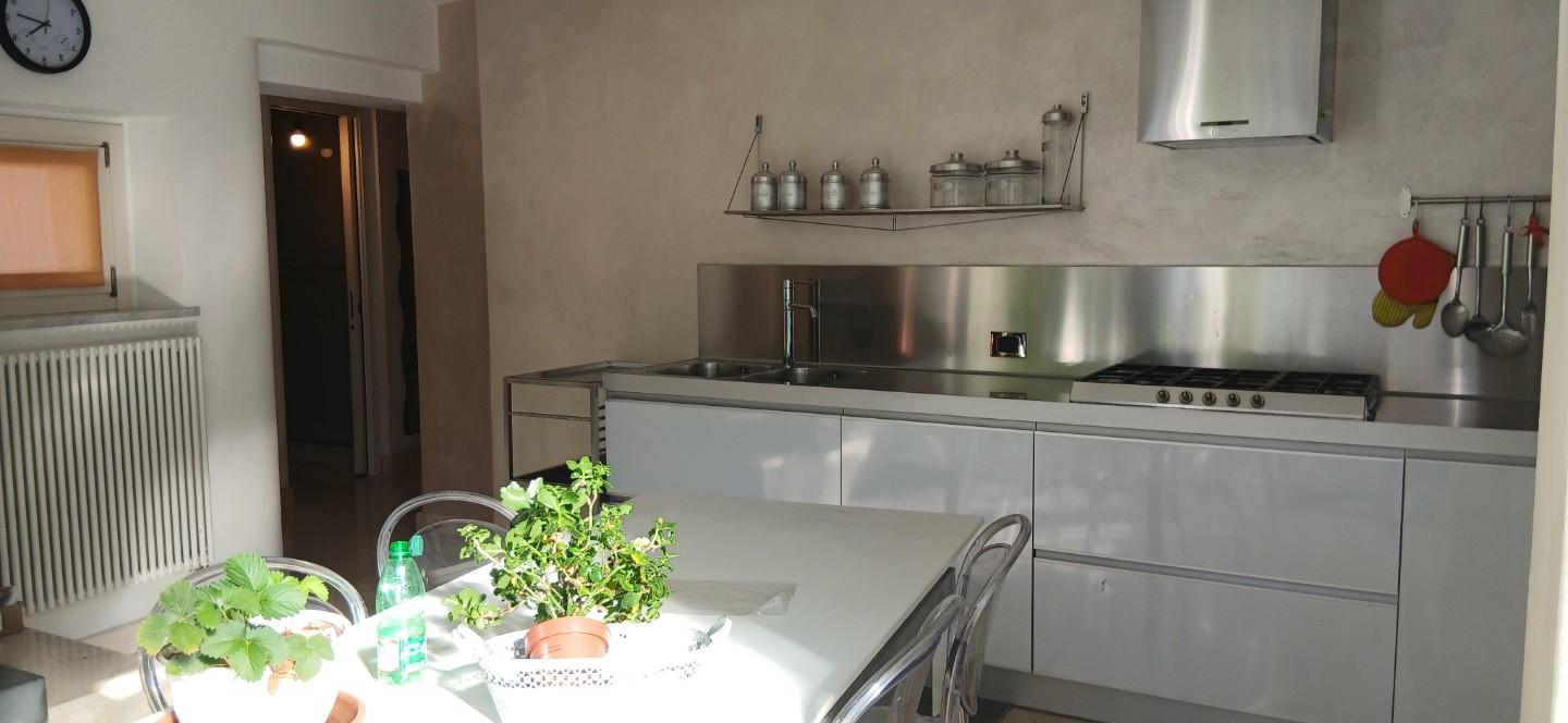 casa indipendente in vendita a Toano in zona Massa