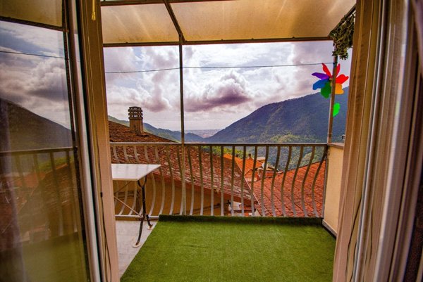 casa indipendente in vendita a Toano in zona Massa