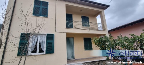 casa indipendente in vendita a Massa in zona Mirteto