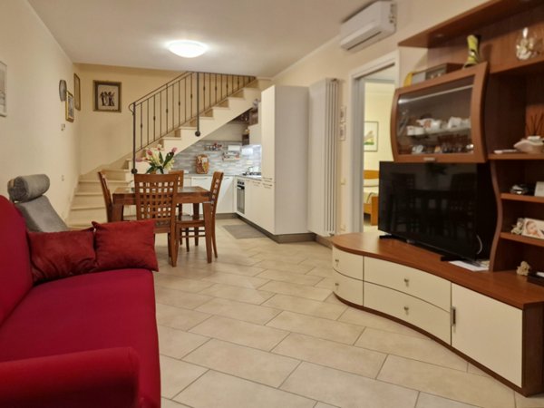 appartamento in vendita a Toano in zona Massa