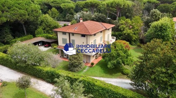 casa indipendente in vendita a Toano in zona Massa