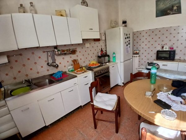 casa indipendente in vendita a Toano in zona Massa