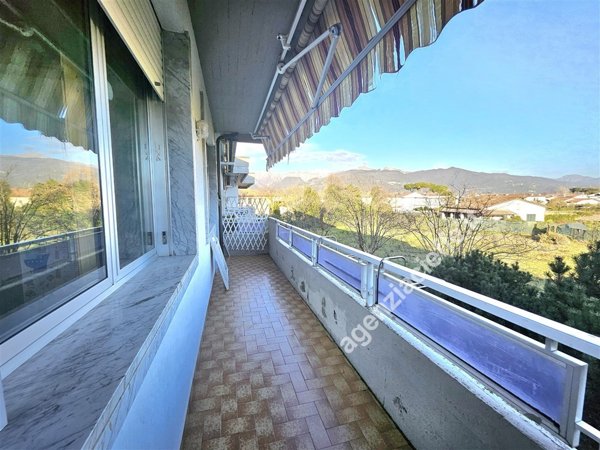 appartamento in vendita a Toano in zona Massa