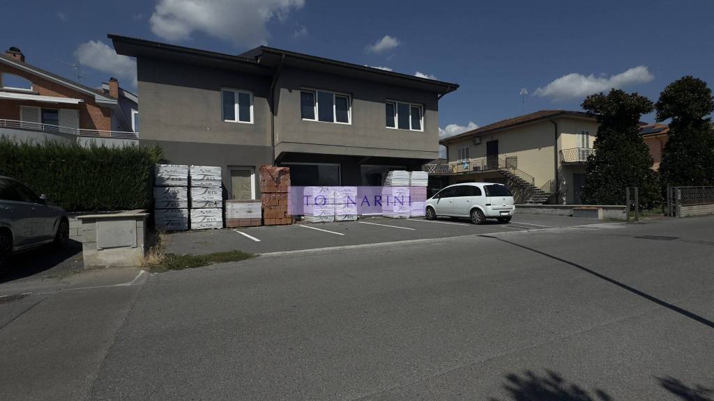 capannone in vendita a Toano in zona Massa