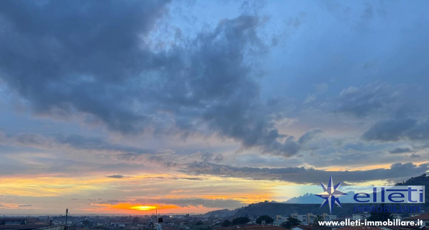 appartamento in vendita a Toano in zona Massa