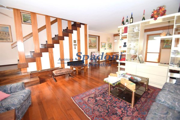 appartamento in vendita a Toano in zona Massa