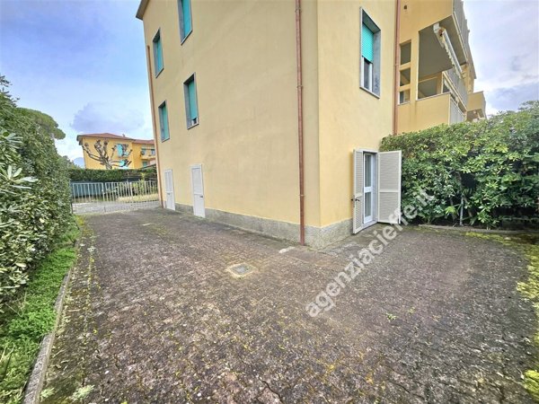 appartamento in vendita a Toano in zona Massa