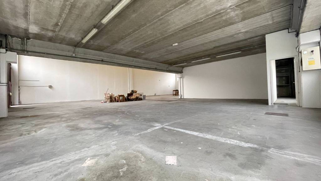 capannone in vendita a Toano in zona Massa