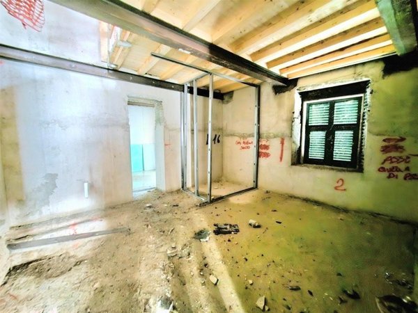 appartamento in vendita a Toano in zona Massa