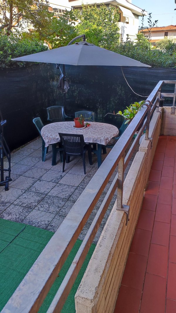 appartamento in vendita a Toano in zona Massa