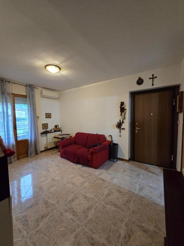 appartamento in vendita a Toano in zona Massa