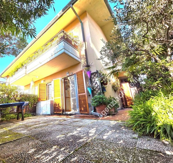 casa indipendente in vendita a Toano in zona Massa