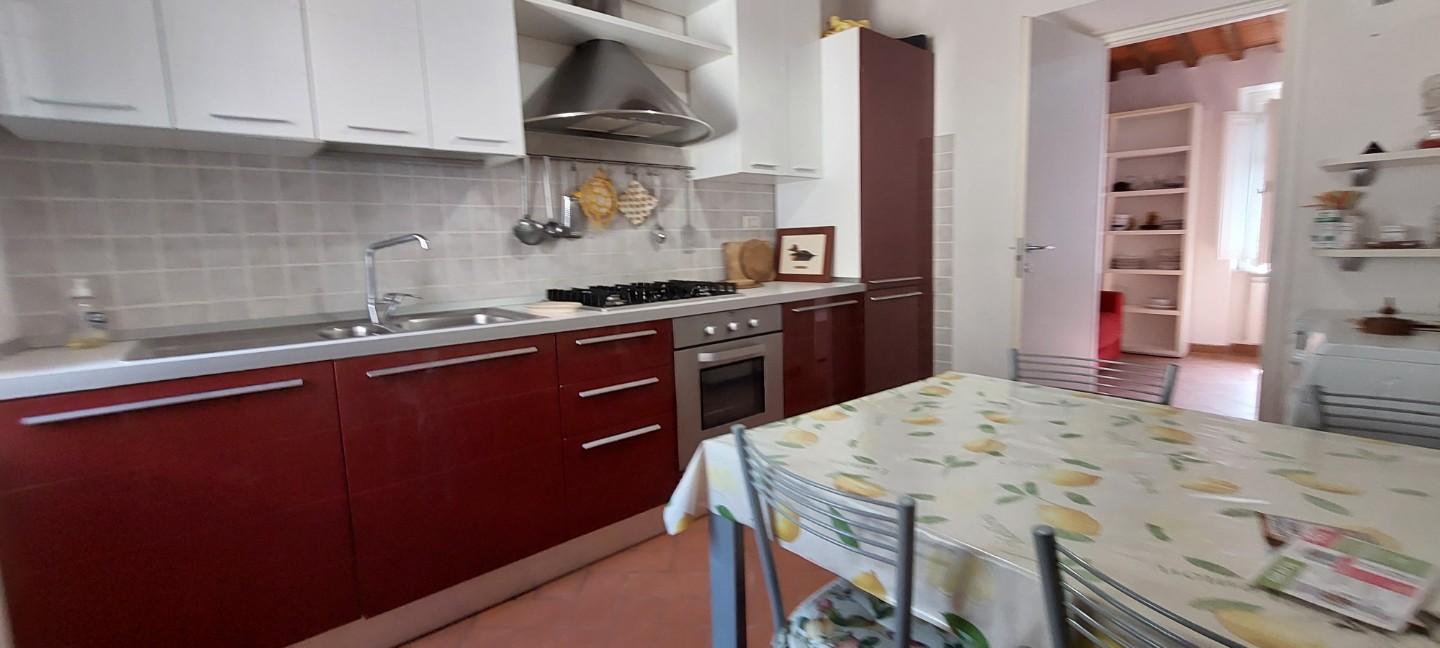 appartamento in vendita a Toano in zona Massa