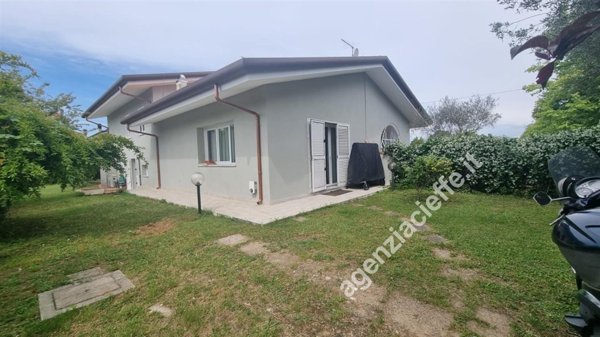 casa indipendente in vendita a Toano in zona Massa