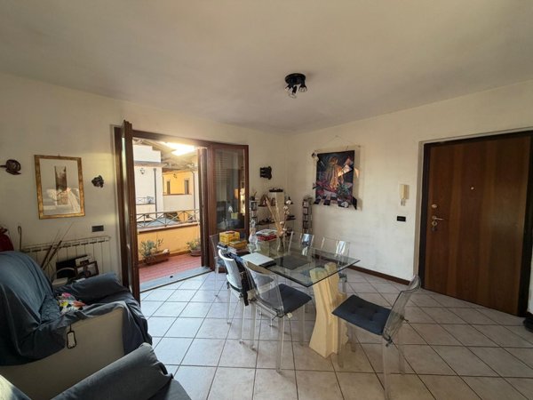 appartamento in vendita a Toano in zona Massa