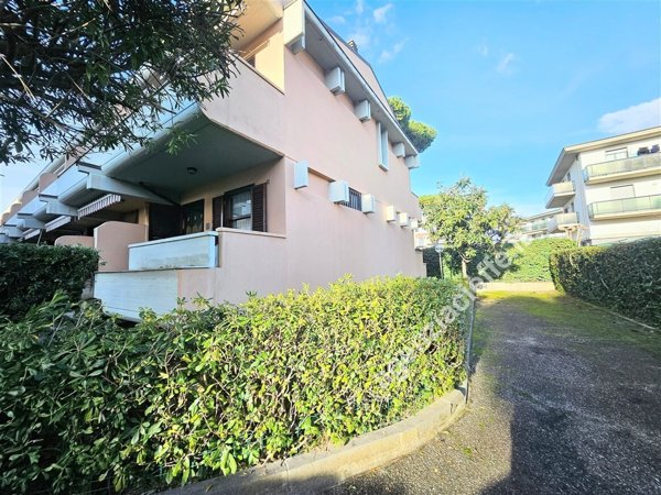 casa indipendente in vendita a Toano in zona Massa