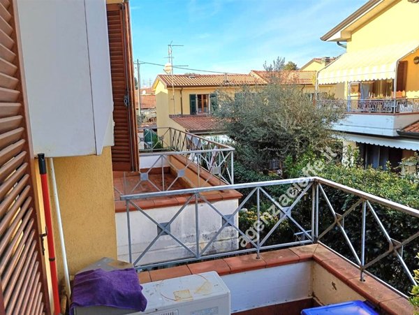 appartamento in vendita a Toano in zona Massa