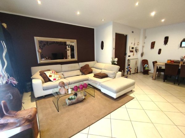 appartamento in vendita a Toano in zona Massa