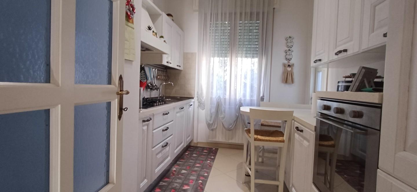 appartamento in vendita a Toano in zona Massa