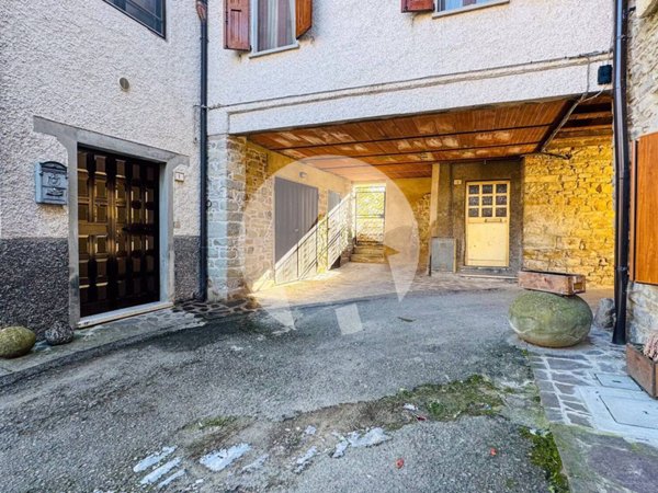 casa indipendente in vendita a Toano in zona Cavola