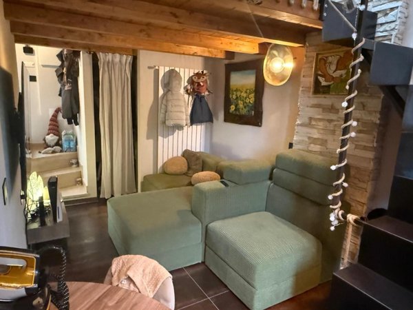 locale di sgombero in vendita a Toano in zona Massa